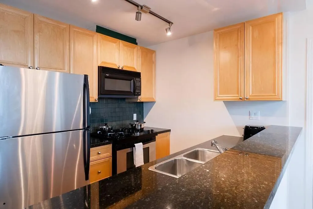 Marvelous 2 Bed Condo In Yaletown Panoramic Views! Vancouver 0*,  Canadá