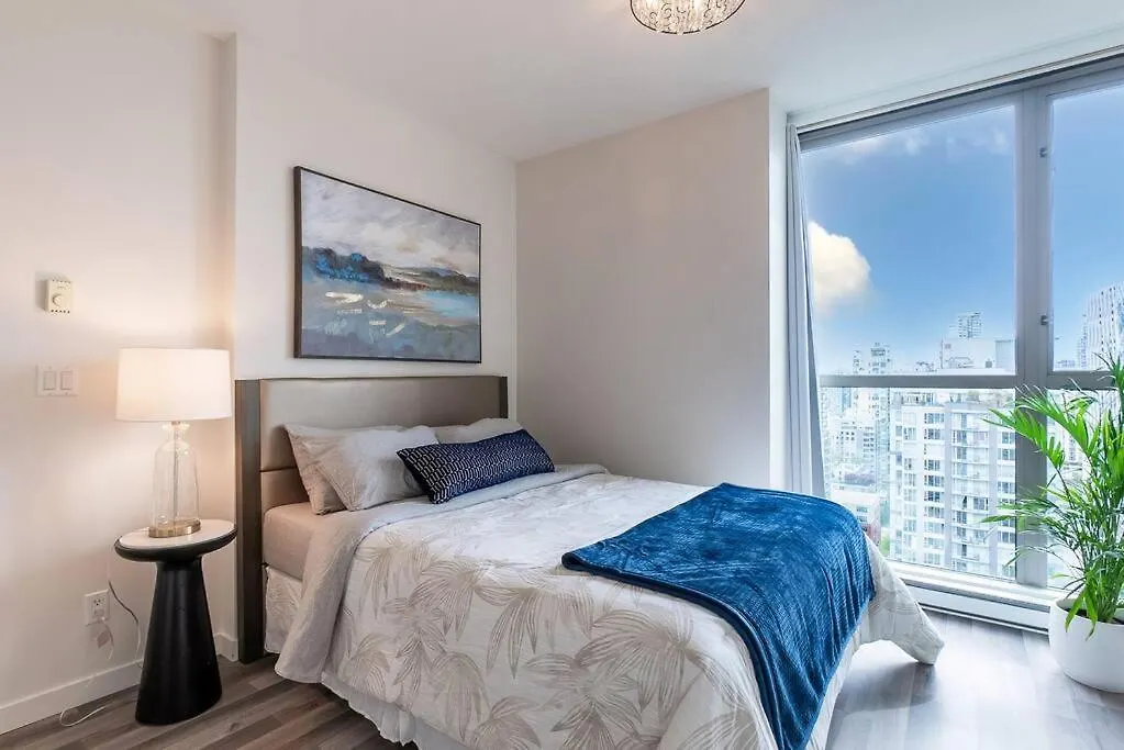 Marvelous 2 Bed Condo In Yaletown Panoramic Views! Vancouver